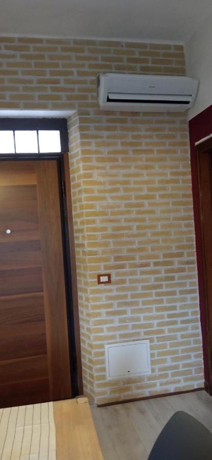 Interno 12 Apartment แวร์เชลลี ภายนอก รูปภาพ