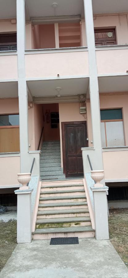 Interno 12 Apartment แวร์เชลลี ภายนอก รูปภาพ